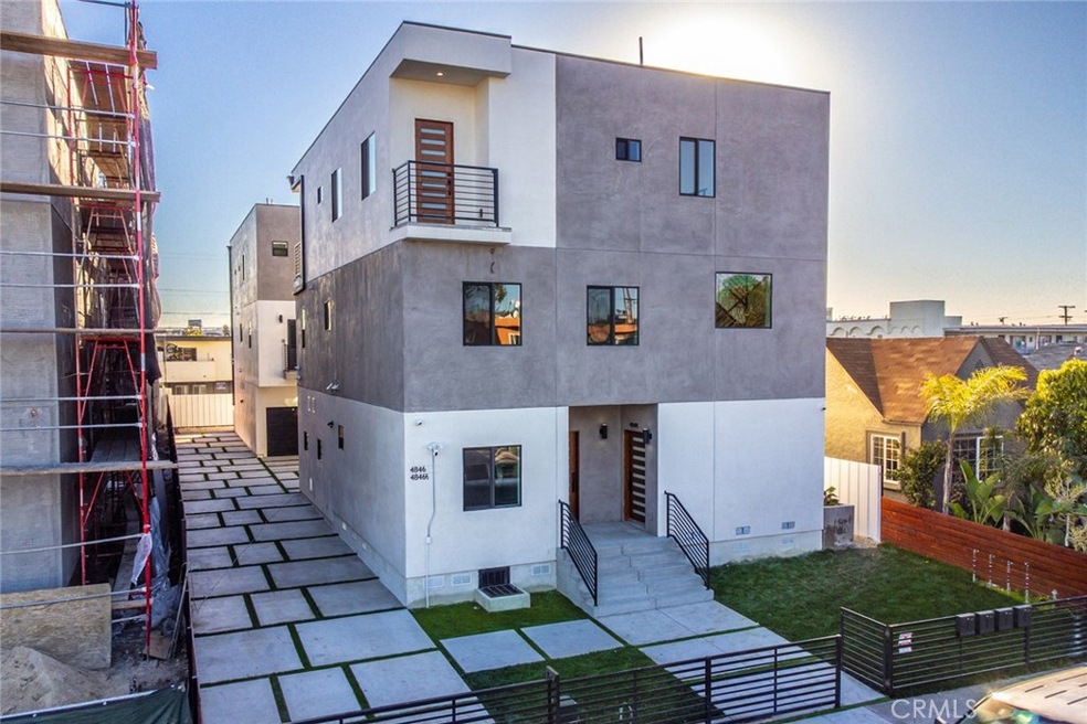 4848 W 17th St unit 1/2, Los Angeles, CA 90019 - photo 1