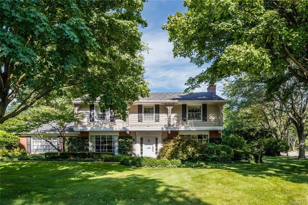 616 N Glengarry Rd, Bloomfield Hills, MI 48301 - photo 1