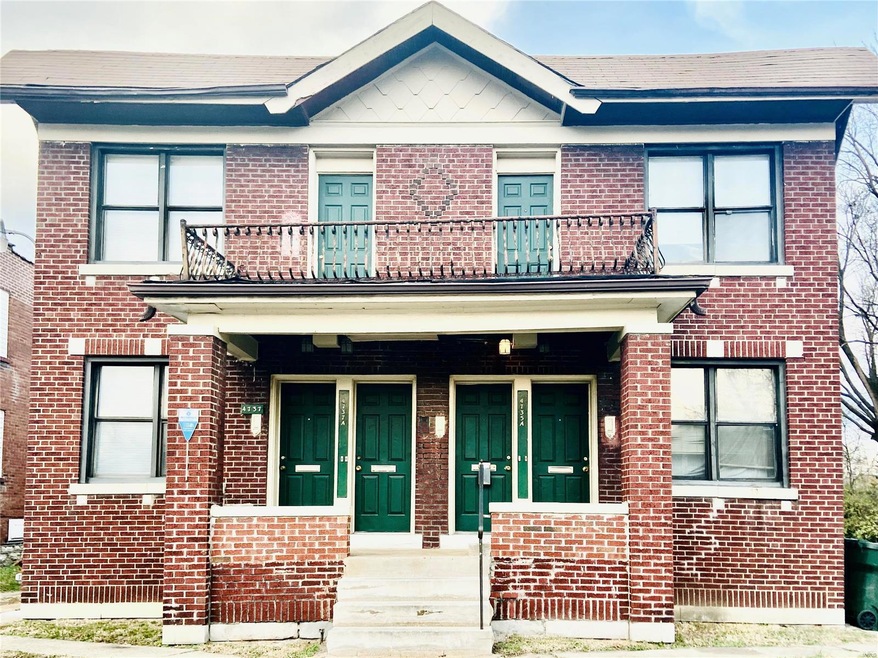 4735 Palm St, Saint Louis, MO 63115 - photo 1