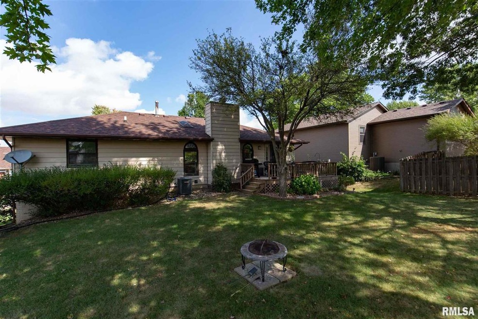 1023 W 59th St, Davenport, IA 52806 - photo 1