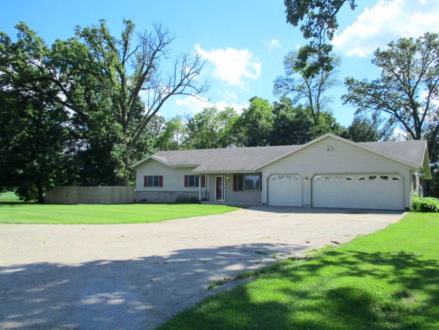 16819 W Milbrandt Rd, Magnolia, WI 53536 - photo 1
