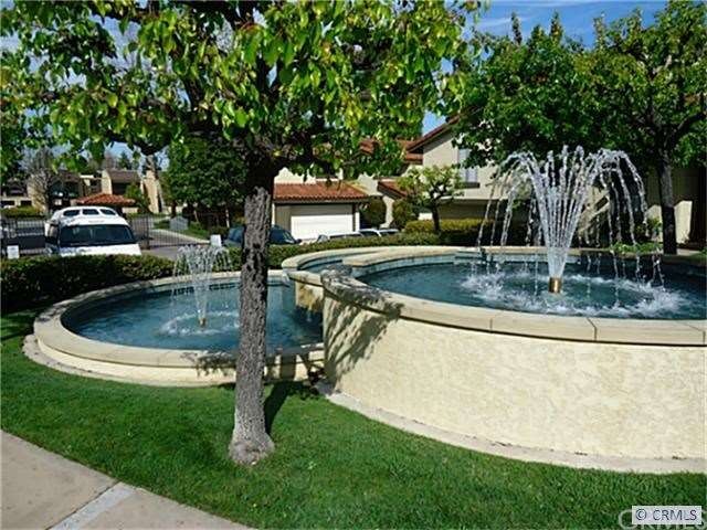 One of many spectacular fountains.