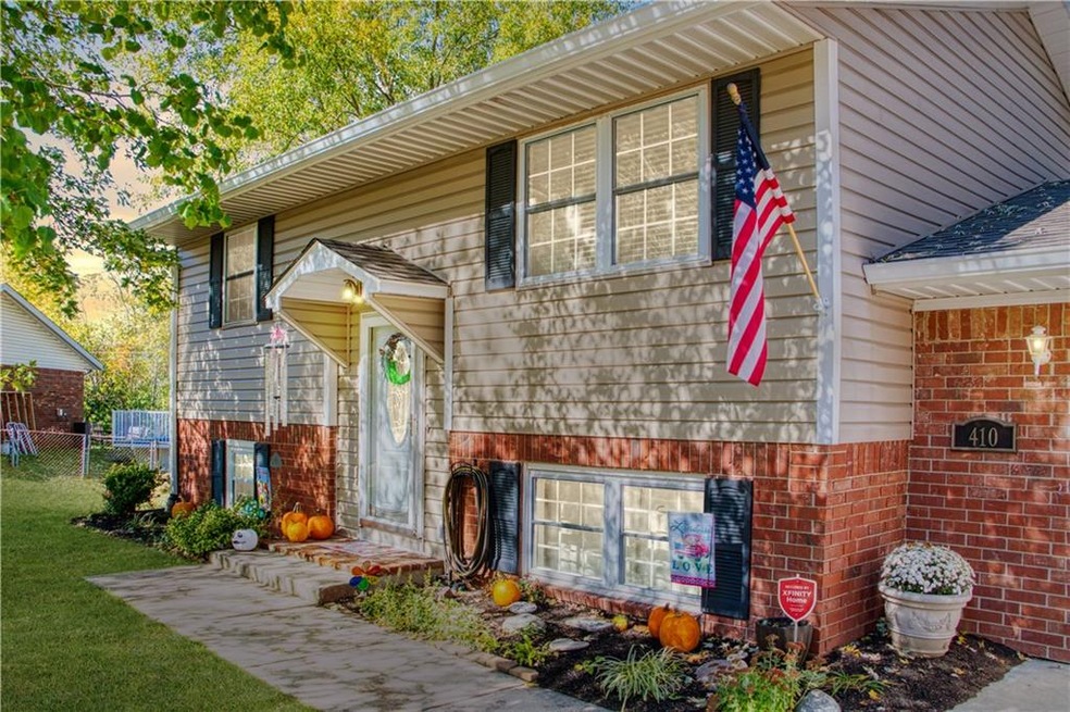 410 Springdale Dr, Whiteland, IN 46184 - photo 1