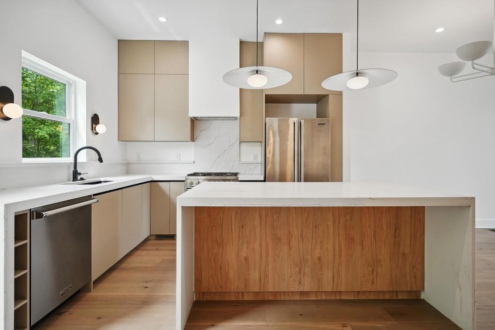 For Sale $579,900 • Co-Listing Agent