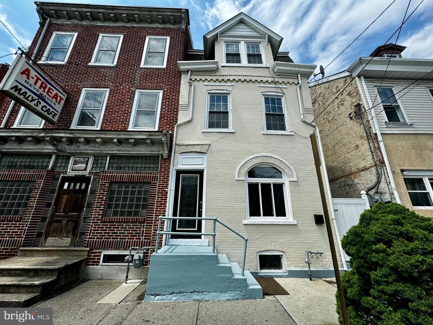 626 N Front St, Allentown, PA 18102 - photo 1