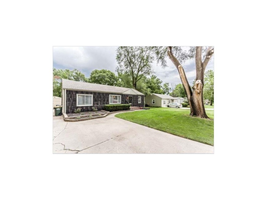 6823 Barton Dr, Shawnee, KS 66203 - photo 1