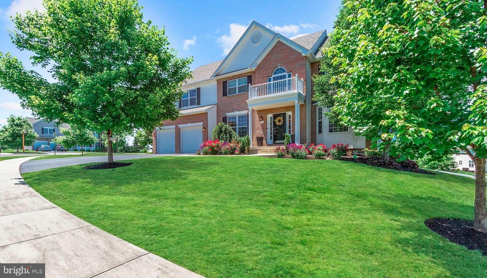 35 Green Meadow Dr, Royersford, PA 19468 - photo 1