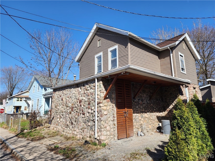 110 Lacy Place unit 12, Syracuse, NY 13208 - photo 1