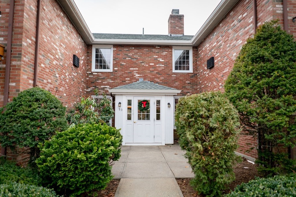 53 Fountain Ln unit 10, South Weymouth, MA 02190 - photo 1