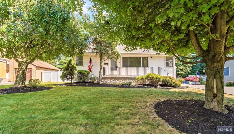 54 Rutgers Dr, Oakland, NJ 07436 - photo 1