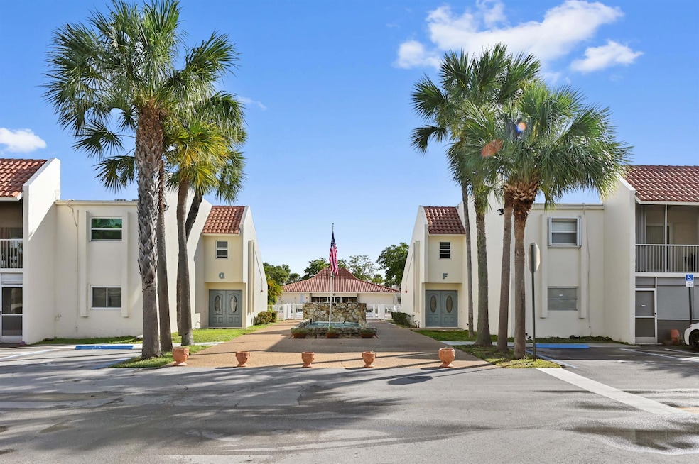 1428 SE 4th Ave unit 215, Deerfield Beach, FL 33441 - photo 1