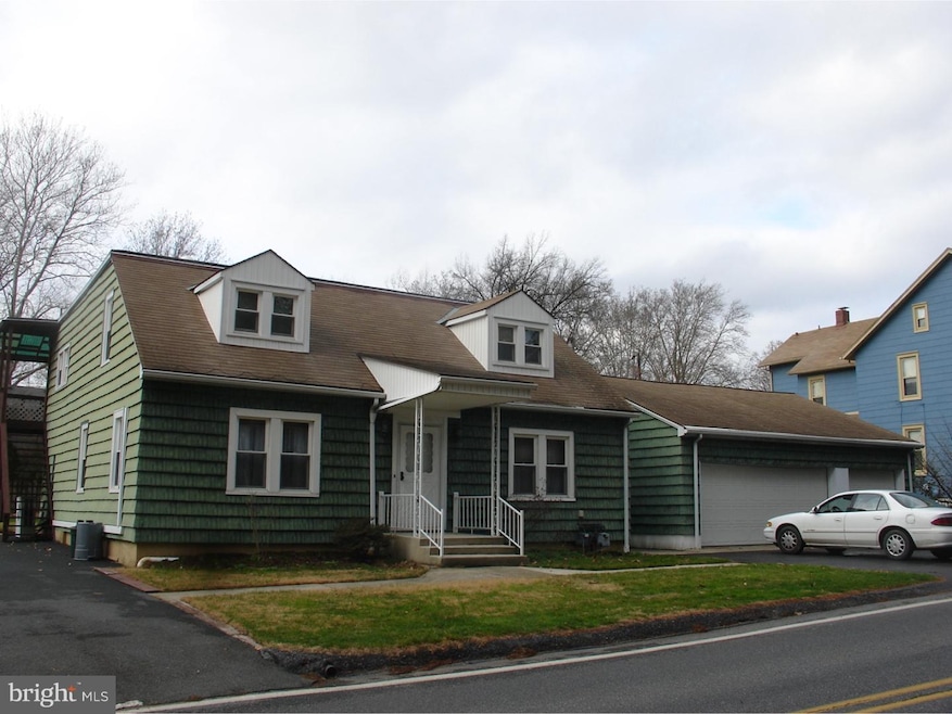 40 N Dwight St, Reading, PA 19609 - photo 1