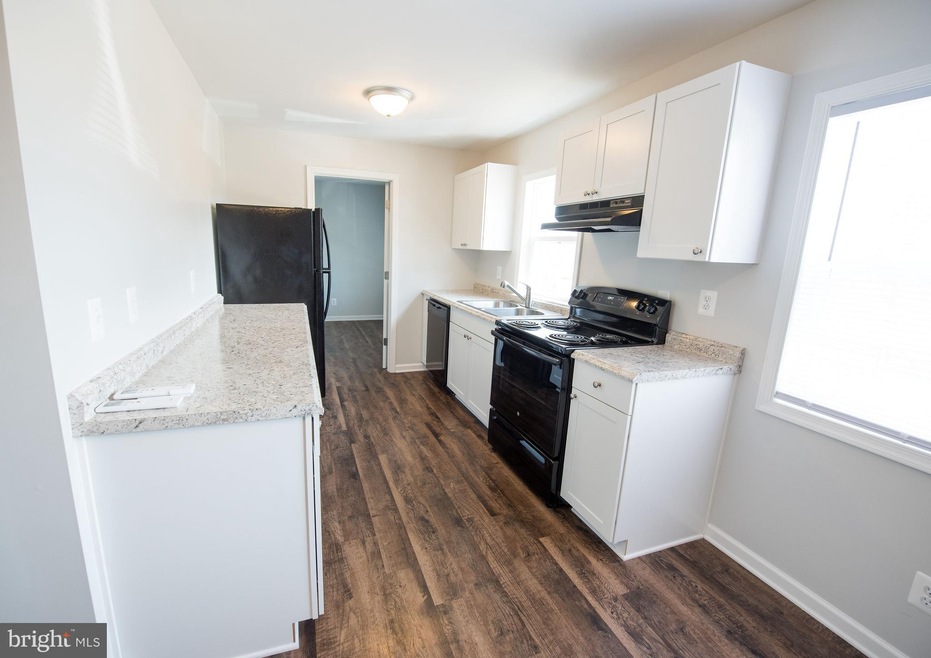 22880 Dement Ln unit 2, California, MD 20619 - photo 1