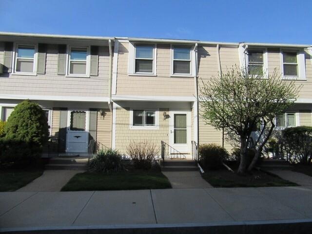 63 Geneva St, Pawtucket, RI 02860 - photo 1