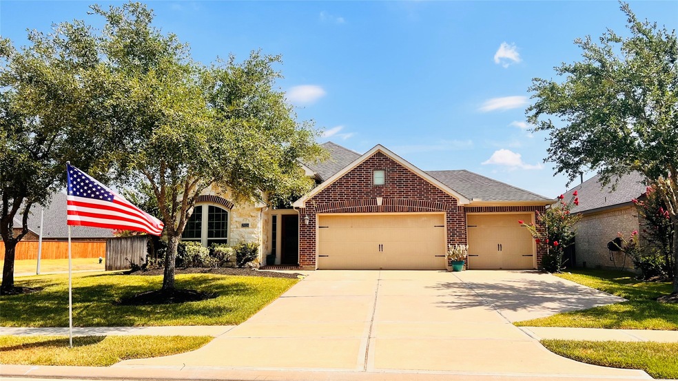 Welcome to 29026 Blue Finch Court in the desirable Firethorne Community with schools walking distance, parks so close, and a community of wonderful neighbors.