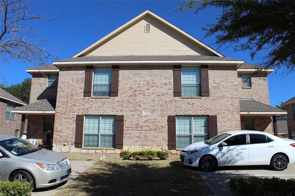 312 Jennifer Ct, Weatherford, TX 76086 - photo 1