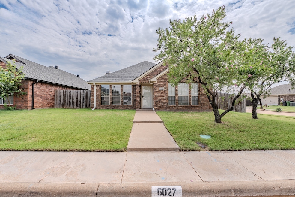 6027 Oakmont Dr, Wichita Falls, TX 76310 - photo 1