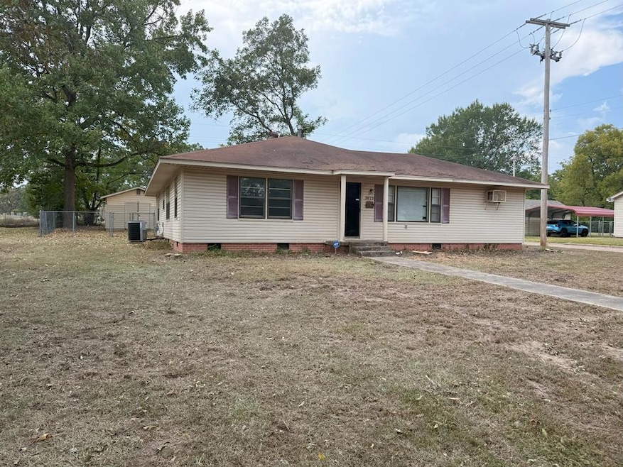 3023 Pecan St, Texarkana, AR 71854 - photo 1