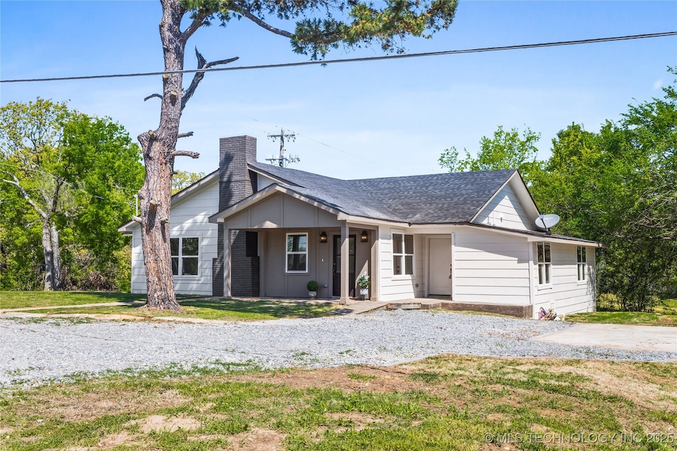 824 Wilson St, Durant, OK 74701 - photo 1