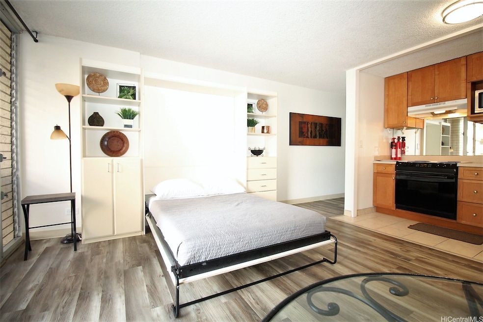 Fairway Villa unit 806, Honolulu, HI 96815 - photo 1