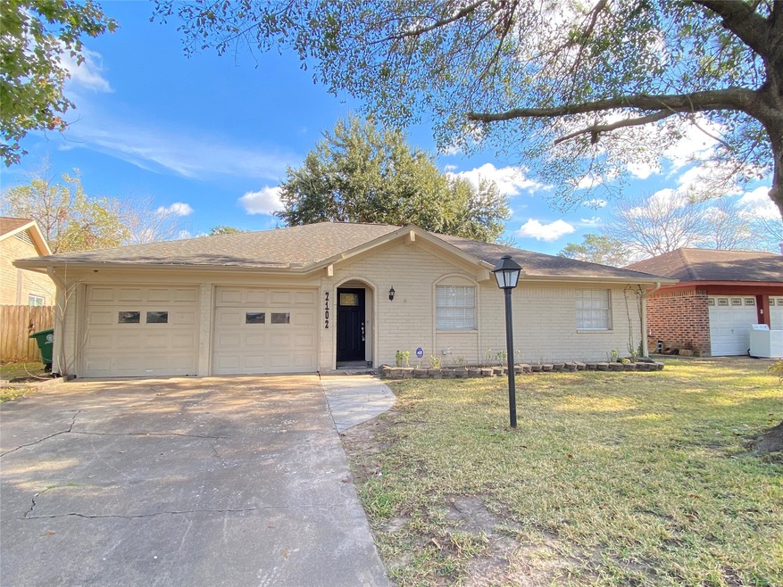 7102 Shady Arbor Ln, Houston, TX 77040 - photo 1