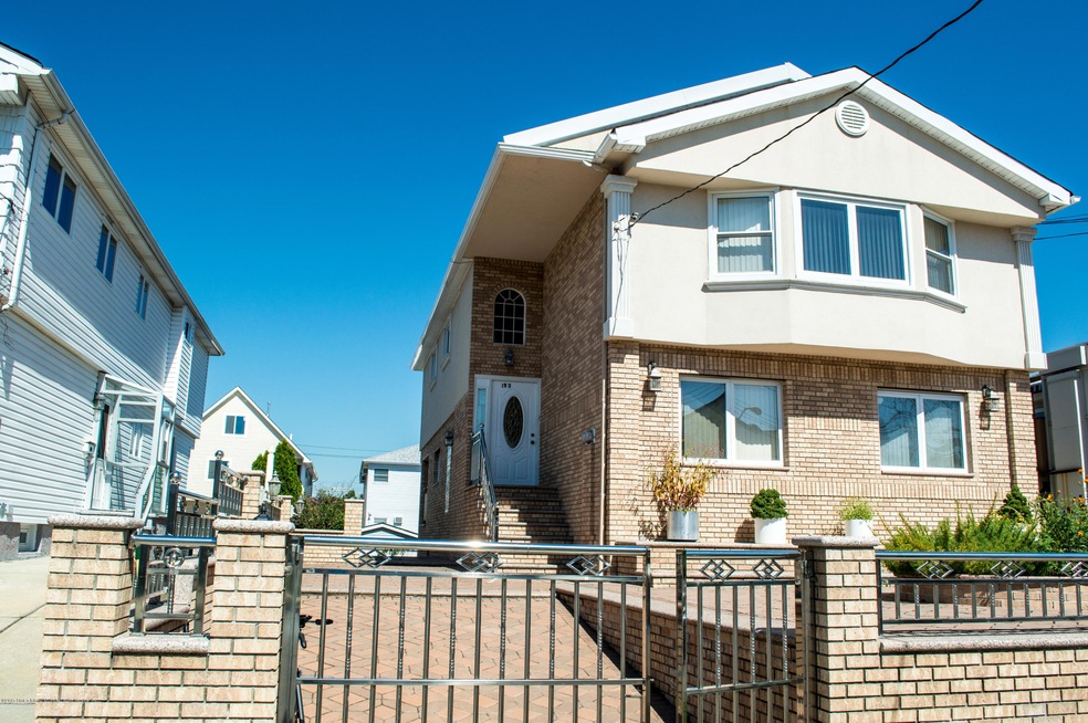 193 Slater Boulevard-21