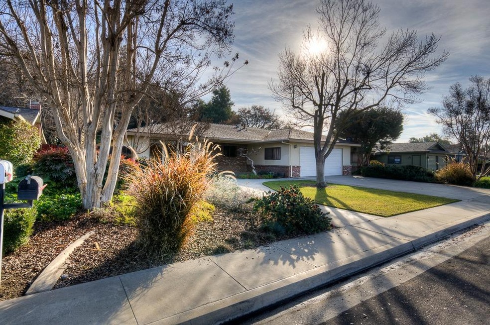 Sold $389,950 • Co-Listing Agent