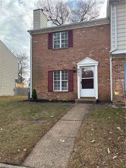 923 Captains Ct, Chesapeake, VA 23320 - photo 1