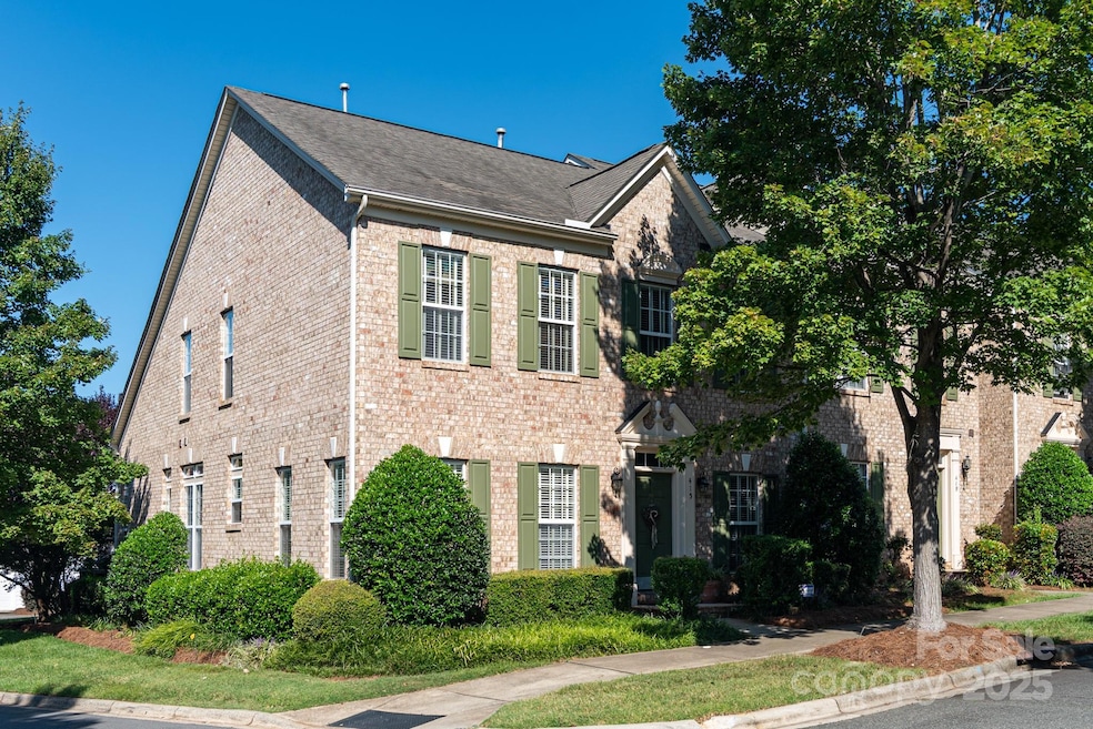 415 Magnolia St, Davidson, NC 28036 - photo 1