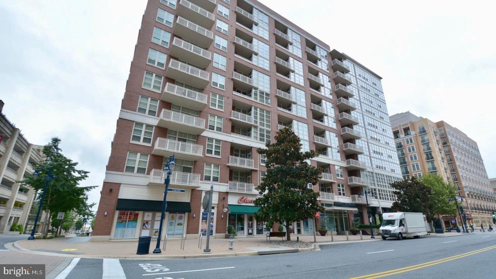 Fleet Street Residences unit 609, Oxon Hill, MD 20745 - photo 1