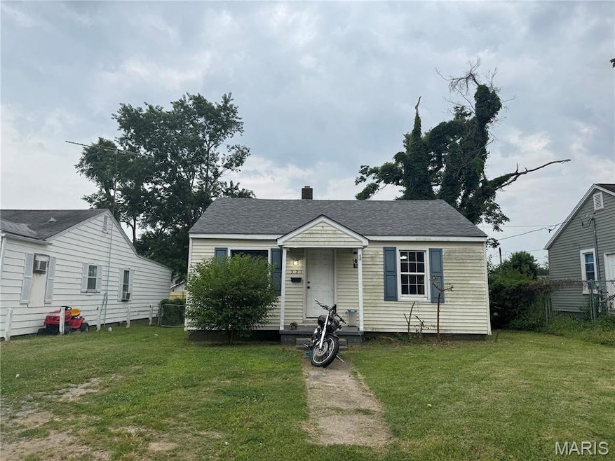 321 Benton St, Sikeston, MO 63801 - photo 1