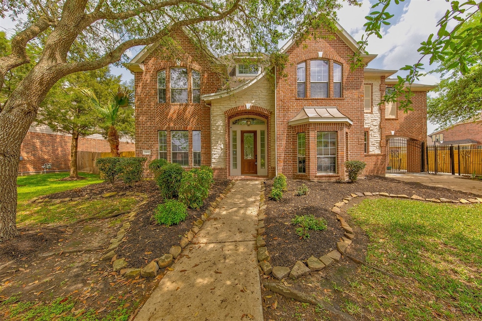 3430 Queensburg Ln, Friendswood, TX 77546 - photo 1