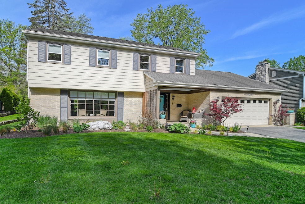 Welcome to 682 Plumtree located in one of Lake Ell