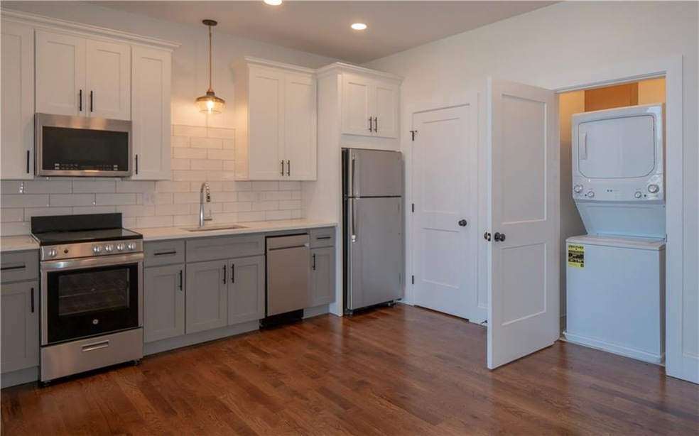 15 Cranston Ave unit 12, Newport, RI 02840 - photo 1