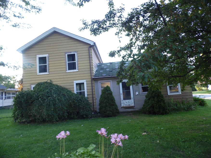 113 E Walker St, Rolling Prairie, IN 46371 - photo 1