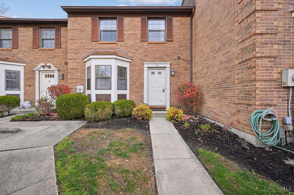 10667 Montgomery Rd, Cincinnati, OH 45242 - photo 1