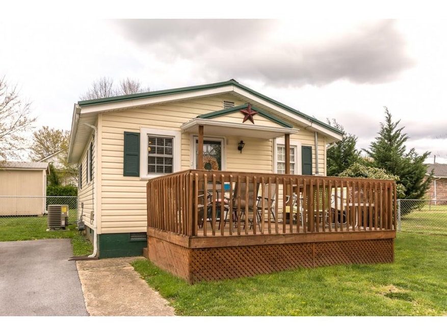 2408 Park Ave, Johnson City, TN 37601 - photo 1