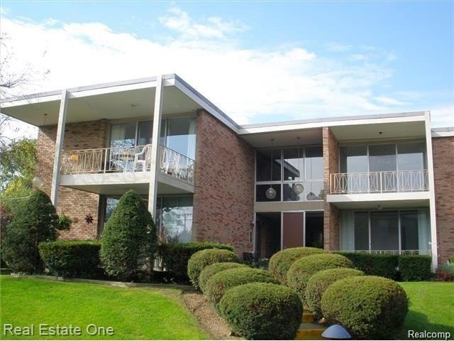 4049 W Maple Rd unit A 203, Bloomfield Hills, MI 48301 - photo 1