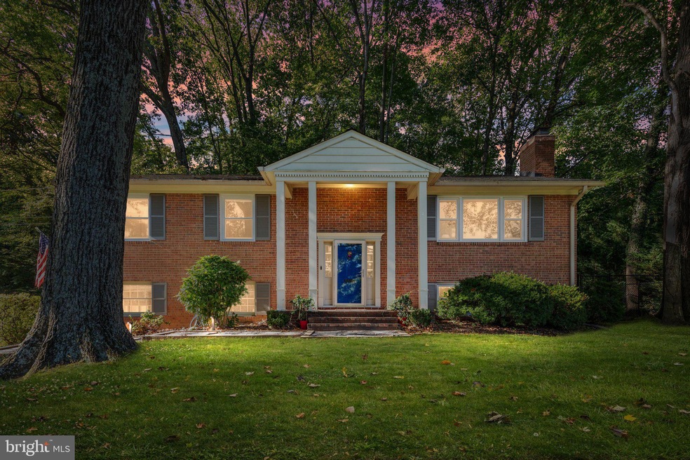 8227 Kay Ct, Annandale, VA 22003 - photo 1