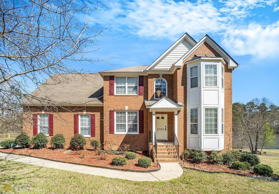 2725 Lakeside Dr SW, Conyers, GA 30094 - photo 1