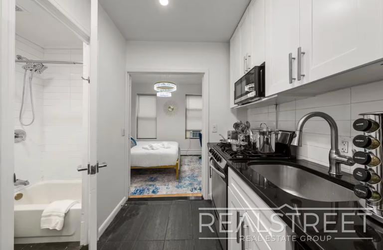 109 Madison St unit 12, New York, NY 10002 - photo 1