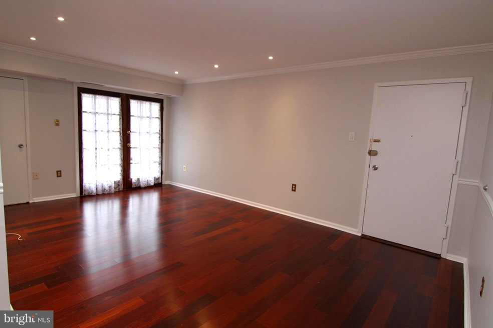 401 N Beauregard St unit 304, Alexandria, VA 22312 - photo 1