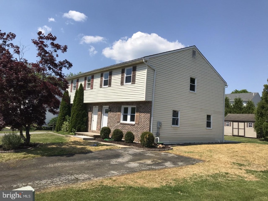 641 Lincoln St, Shoemakersville, PA 19555 - photo 1