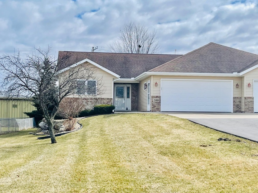 388 Sterling Dr unit 14, Oregon, WI 53575 - photo 1