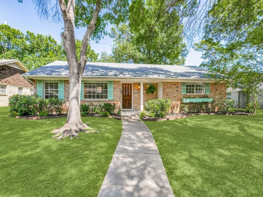 10316 Countess Dr, Dallas, TX 75229 - photo 1