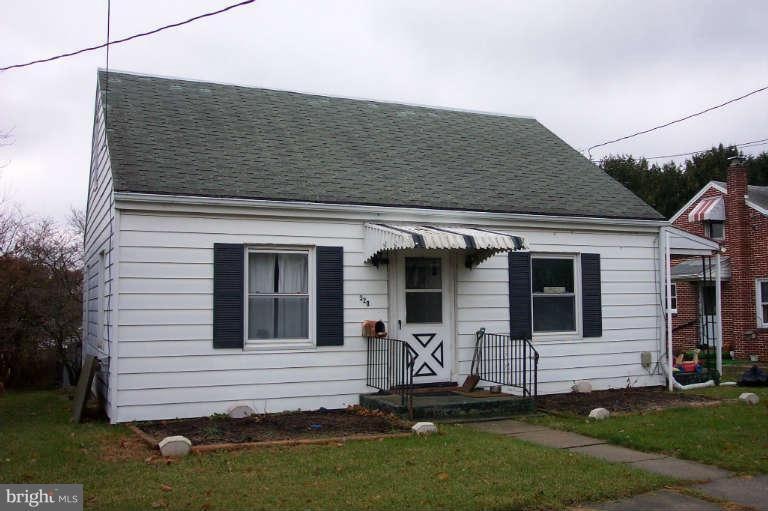 320 Commerce St, Waynesboro, PA 17268 - photo 1