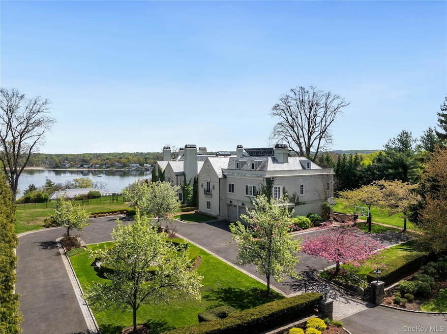 6B Blue Sea Ln, Kings Point, NY 11024 - photo 1