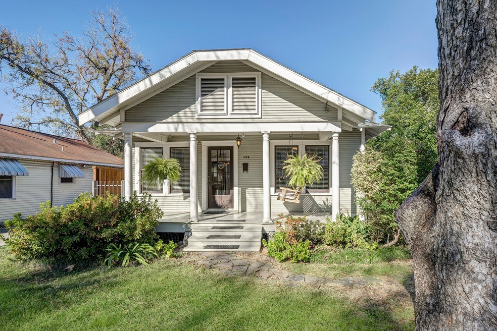 305 Aurora St, Houston, TX 77008 - photo 1