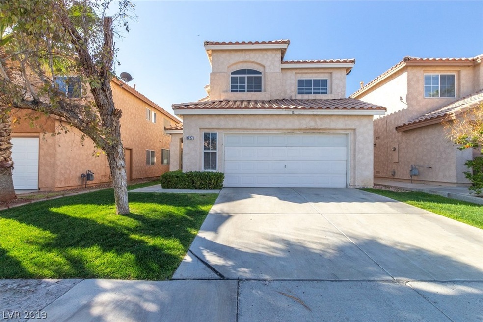 Lovely Green Valley home located near shopping & r