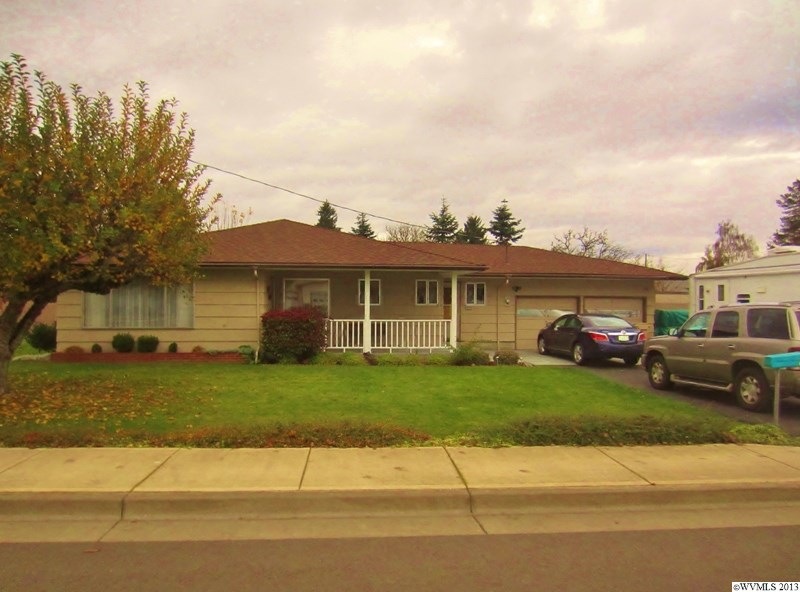 240 SE Fir Villa Rd, Dallas, OR 97338 - photo 1